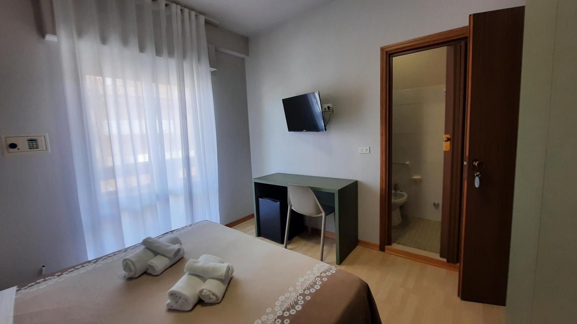 Hotel Pineta San Benedetto del Tronto Exterior photo