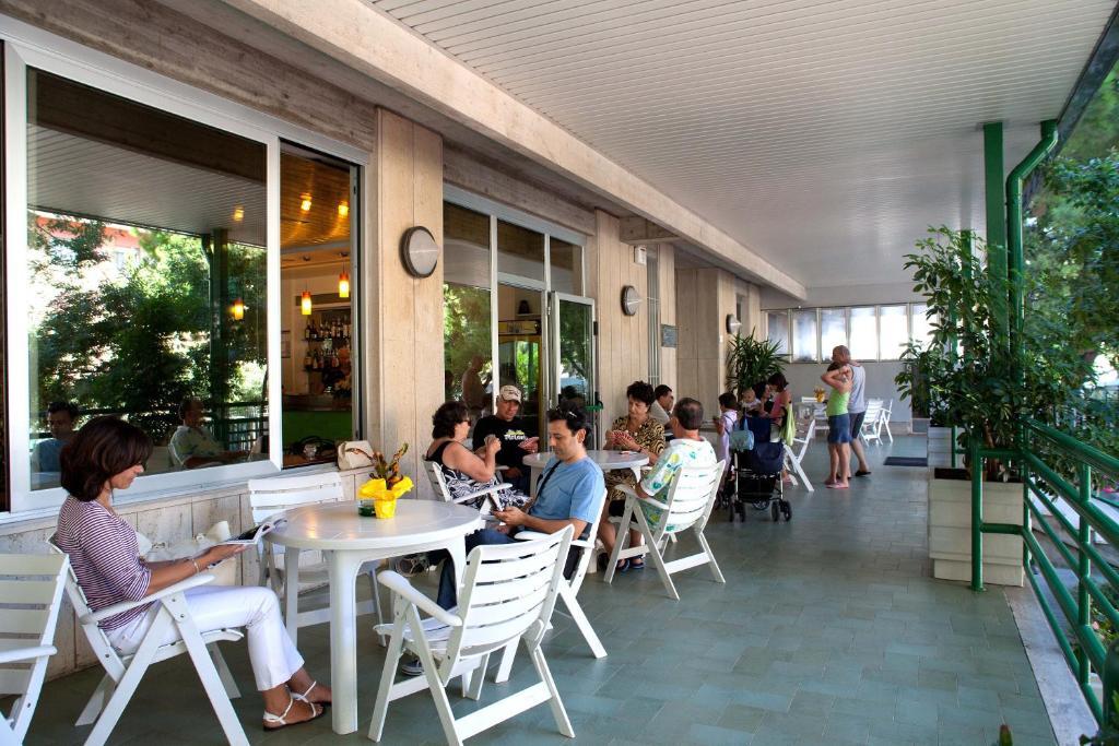 Hotel Pineta San Benedetto del Tronto Exterior photo